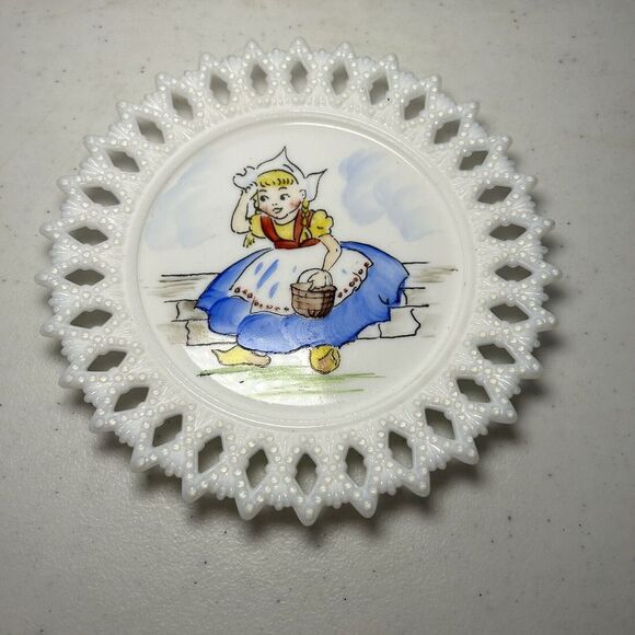 Pointed Lace Milk Glass Plate Hand Painted Dutch Girl Kemple‎ 6" Label - Picture 1 of 6